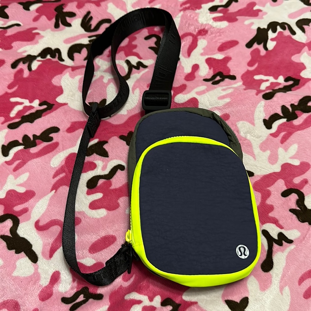 Lululemon the rest is written crossbody army green highlight yellow cadet blue